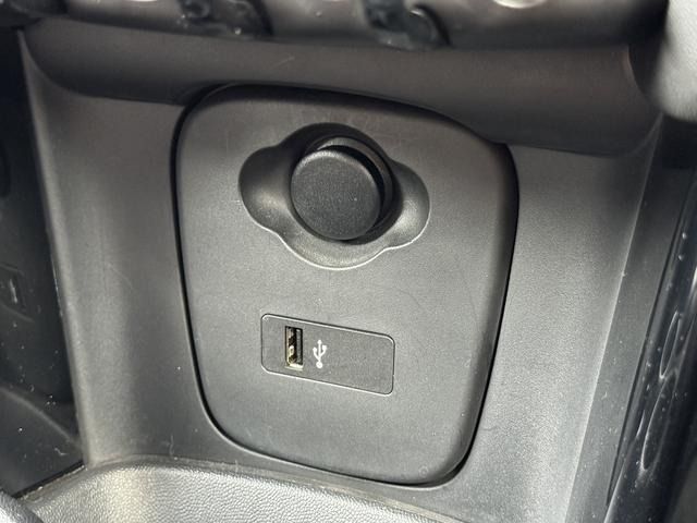 BMW MINI COOPER S 5DOOR 2018 Image 31