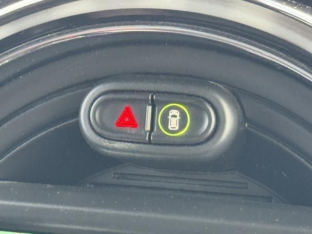 BMW MINI COOPER S 5DOOR 2018 Image 31