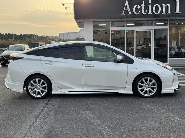 TOYOTA PRIUS 2016 Image 31