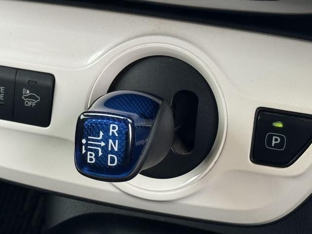 TOYOTA PRIUS 2016 Image 31