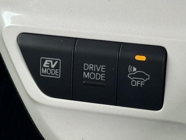 TOYOTA PRIUS 2016 Image 31