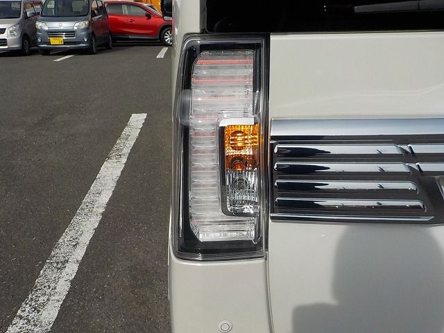 DAIHATSU TANTO CUSTOM 2017 Image 31