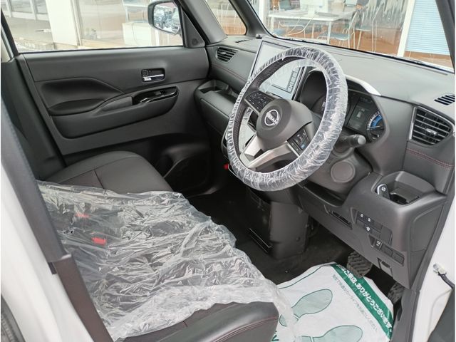 NISSAN ROOX 2024 Image 31