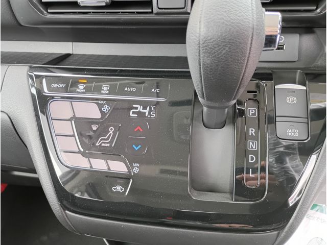 NISSAN ROOX 2024 Image 31