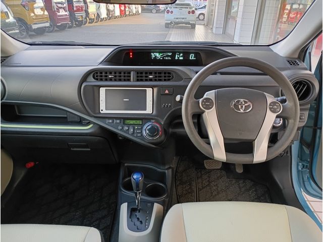 TOYOTA AQUA 2014 Image 31