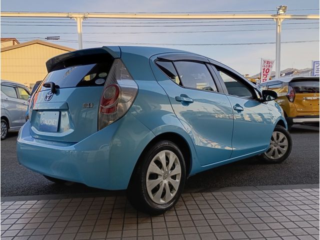 TOYOTA AQUA 2014 Image 31