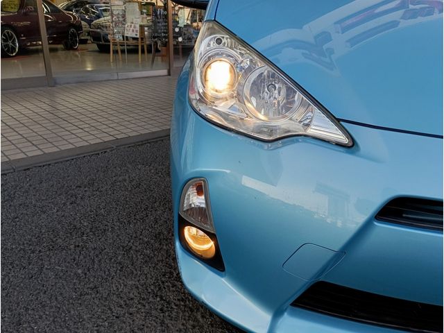 TOYOTA AQUA 2014 Image 31