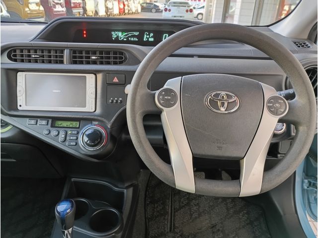 TOYOTA AQUA 2014 Image 31