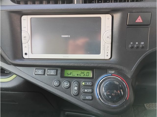 TOYOTA AQUA 2014 Image 31