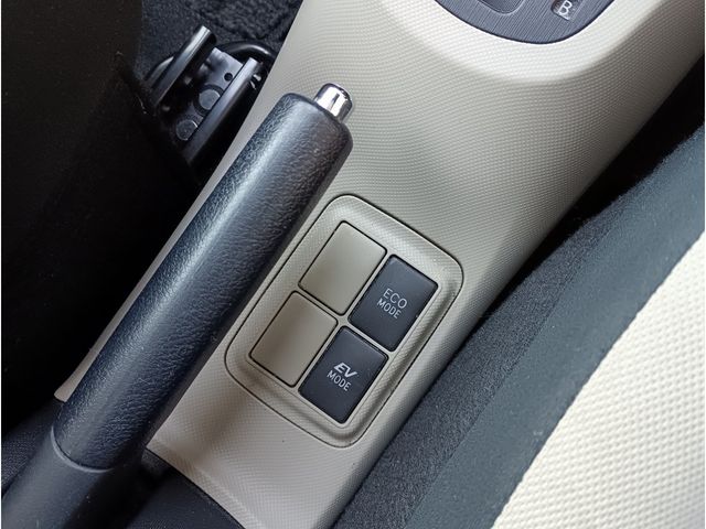 TOYOTA AQUA 2014 Image 31