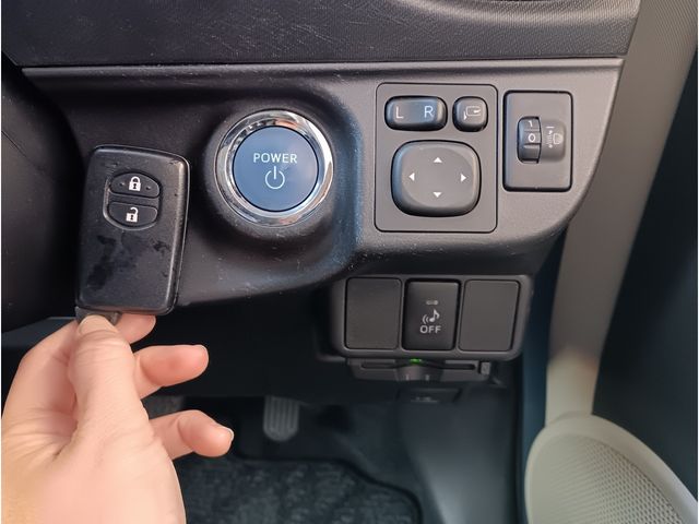 TOYOTA AQUA 2014 Image 31