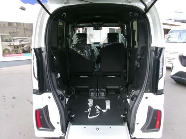 HONDA N BOX CUSTOM 2023 Image 31