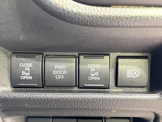 TOYOTA SIENTA HYBRID 2023 Image 31