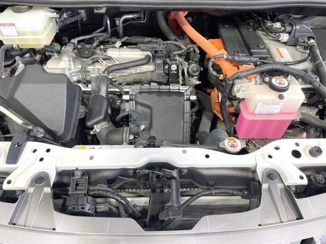 TOYOTA ESQUIRE HYBRID 2020 Image 31