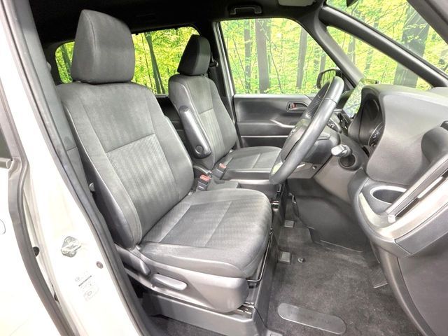 TOYOTA NOAH HYBRID 2022 Image 31