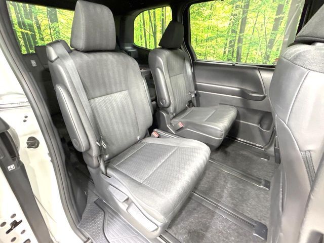 TOYOTA NOAH HYBRID 2022 Image 31