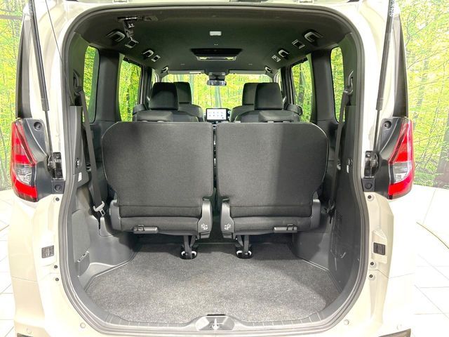 TOYOTA NOAH HYBRID 2022 Image 31