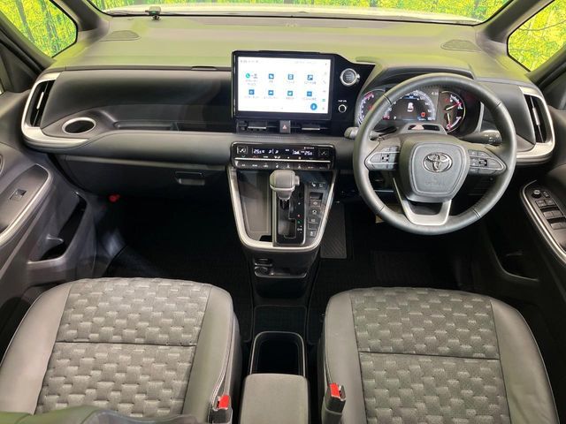 TOYOTA VOXY 2022 Image 31