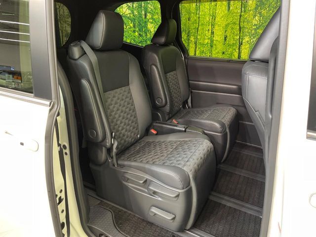 TOYOTA VOXY 2022 Image 31