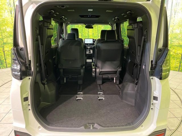 TOYOTA VOXY 2022 Image 31