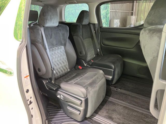 TOYOTA VELLFIRE 2018 Image 31