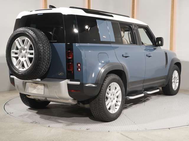 ROVER DEFENDER 2022 Image 31