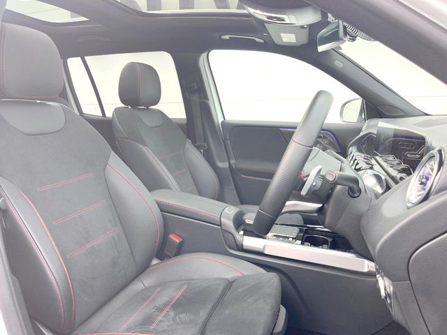 MERCEDES BENZ GLB 2023 Image 31