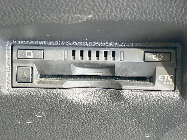 TOYOTA PRIUS 2019 Image 31