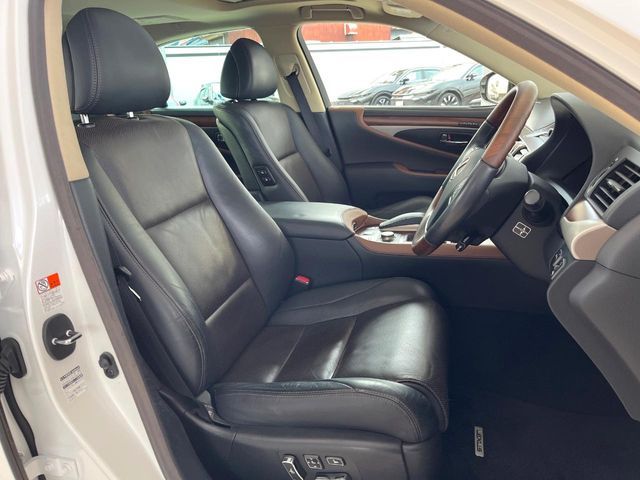 TOYOTA LEXUS LS460 2015 Image 31