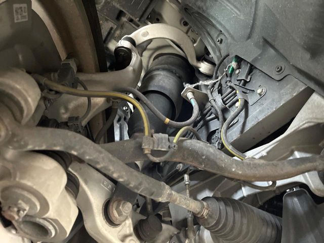 TOYOTA LEXUS LS460 2015 Image 31