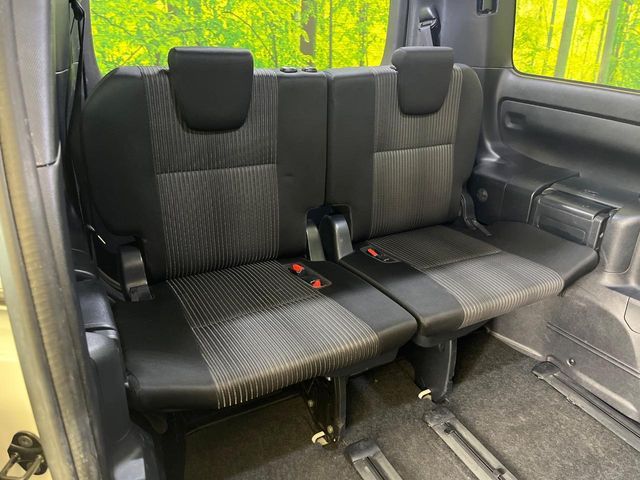 TOYOTA VOXY 2017 Image 31