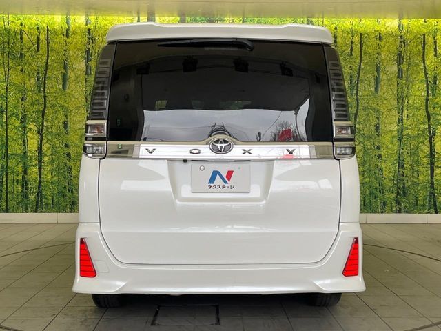 TOYOTA VOXY 2017 Image 31