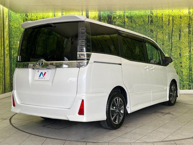 TOYOTA VOXY 2017 Image 31