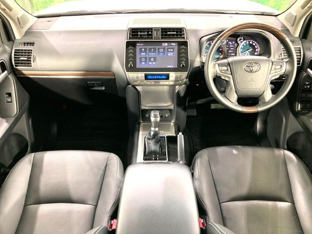 TOYOTA LANDCRUISER PRADO 2023 Image 31