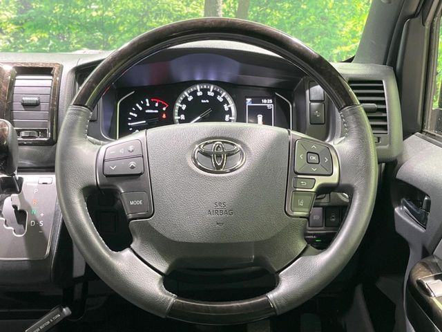 TOYOTA HIACE VAN 2WD 2022 Image 31