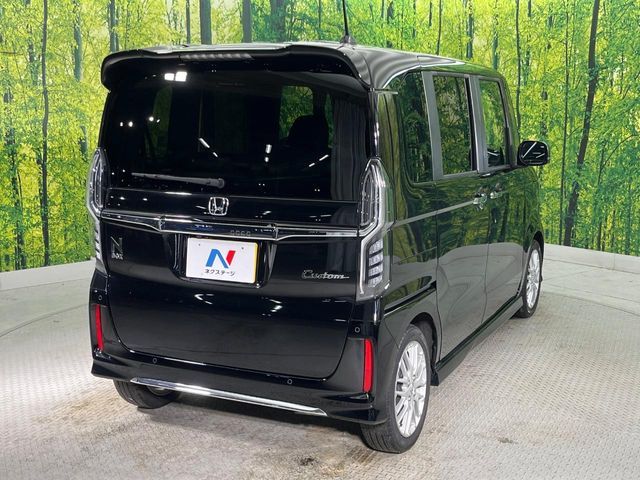 HONDA N BOX CUSTOM 2022 Image 31
