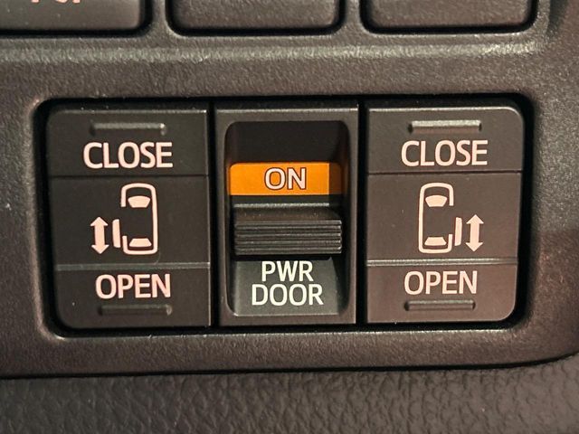 TOYOTA VOXY 2021 Image 31