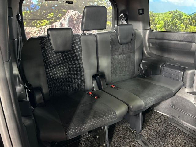 TOYOTA VOXY 2021 Image 31