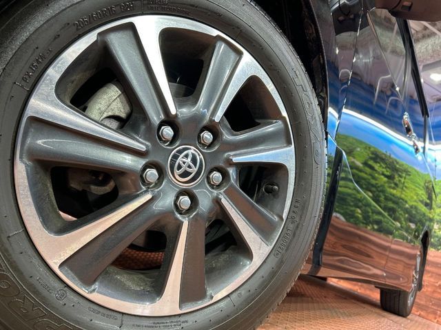 TOYOTA VOXY 2021 Image 31