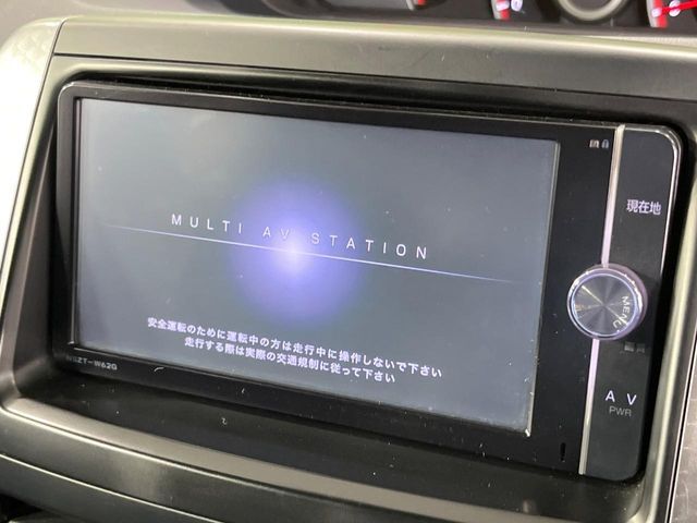 TOYOTA VOXY 2013 Image 31