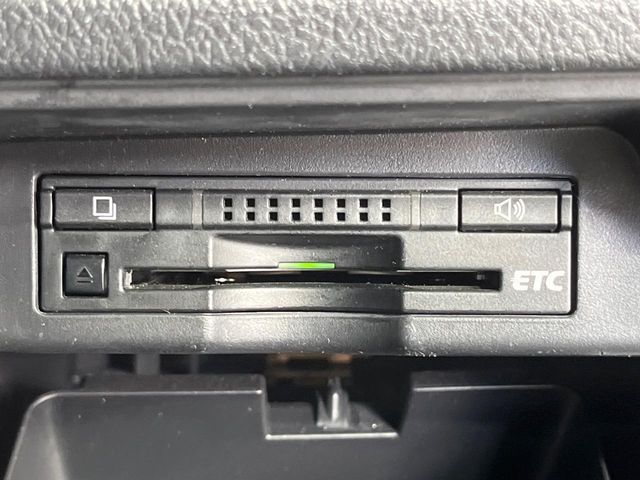 TOYOTA VOXY 2013 Image 31