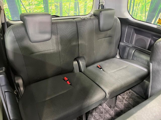 TOYOTA VOXY 2013 Image 31