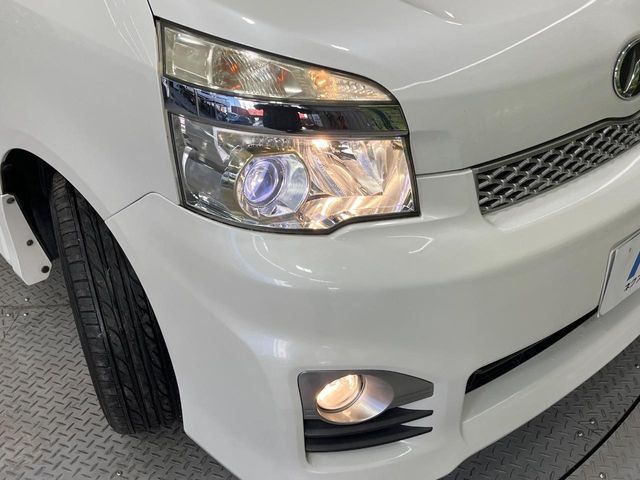 TOYOTA VOXY 2013 Image 31