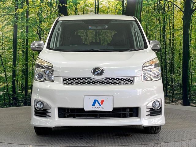 TOYOTA VOXY 2013 Image 31