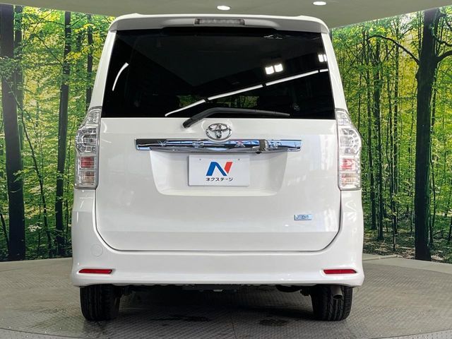 TOYOTA VOXY 2013 Image 31