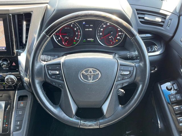 TOYOTA ALPHARD 2019 Image 31
