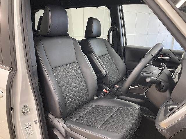 TOYOTA VOXY HYBRID 2023 Image 31