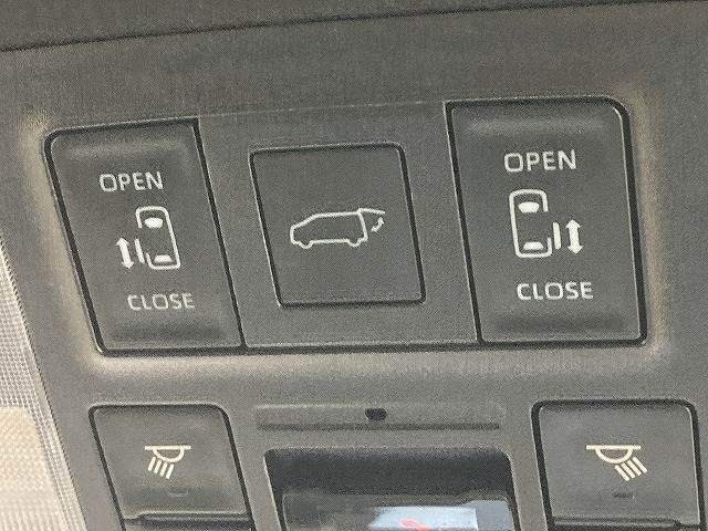 TOYOTA VOXY HYBRID 2023 Image 31