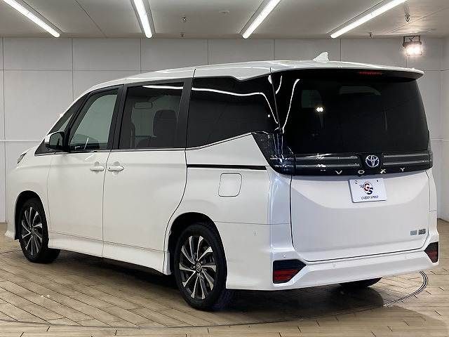 TOYOTA VOXY HYBRID 2023 Image 31