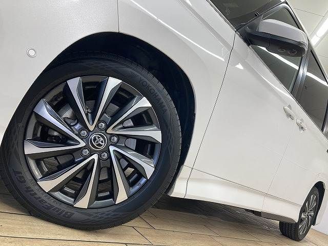 TOYOTA VOXY HYBRID 2023 Image 31